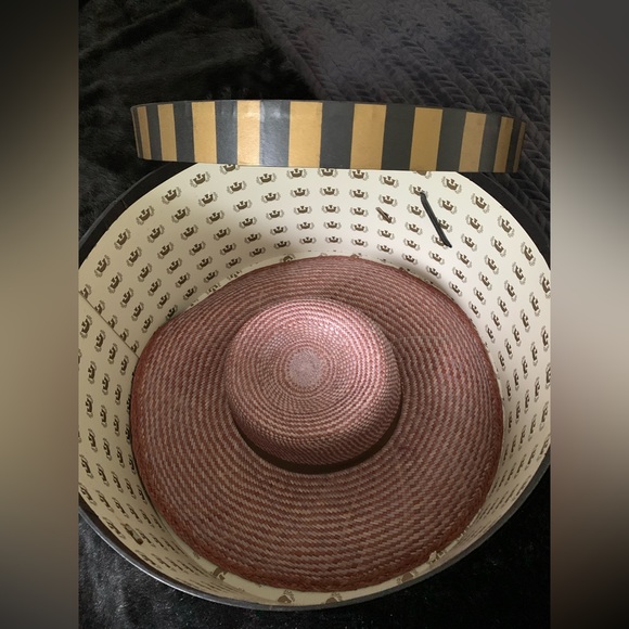 Goorin Bros Wide Brim Straw Hat & Hat Box - Picture 4 of 13